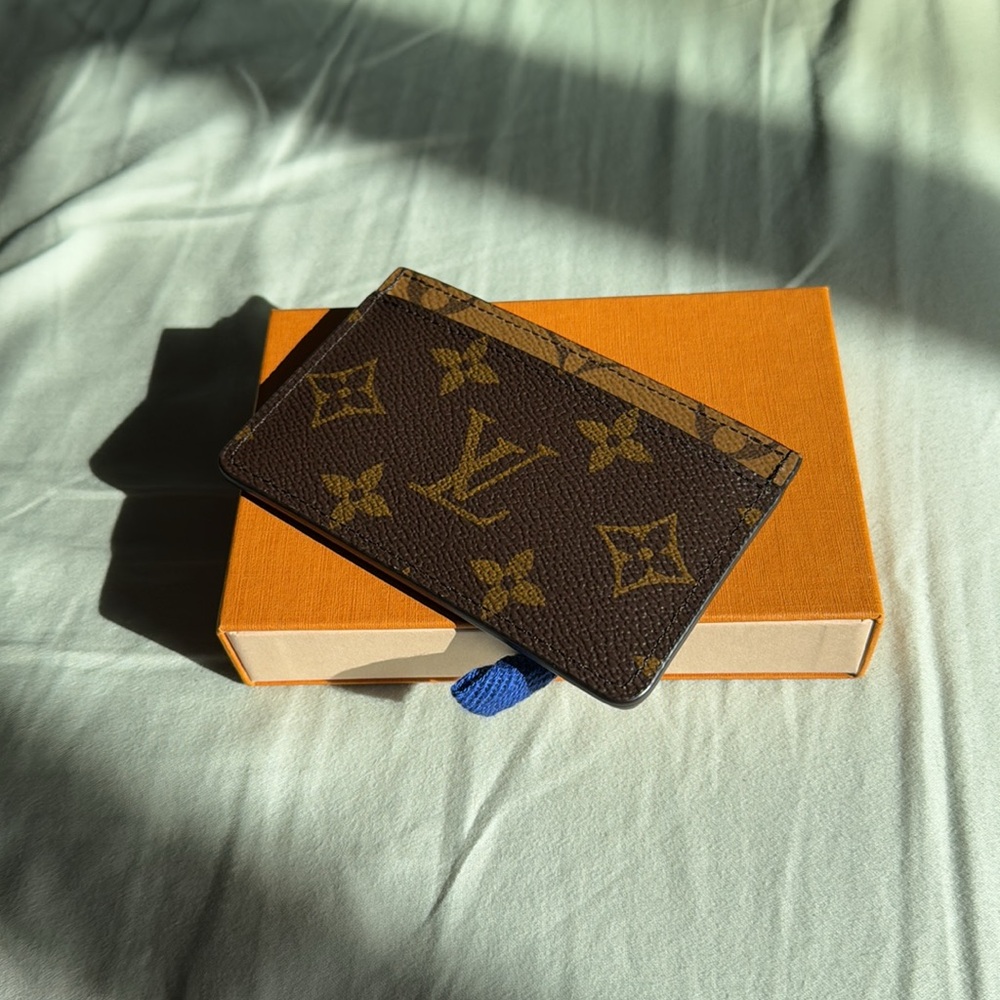 Louis Vuitton Tan and Brown Monogram Key Holder - Picture 5 of 6